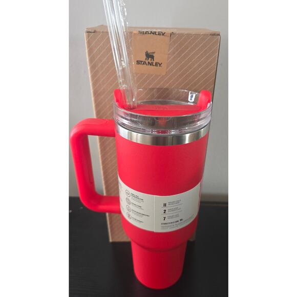 Stanley Quencher H2.0 Flowstate Tumbler 40oz Red Stainless Steel with Straw - Picture 2 of 3